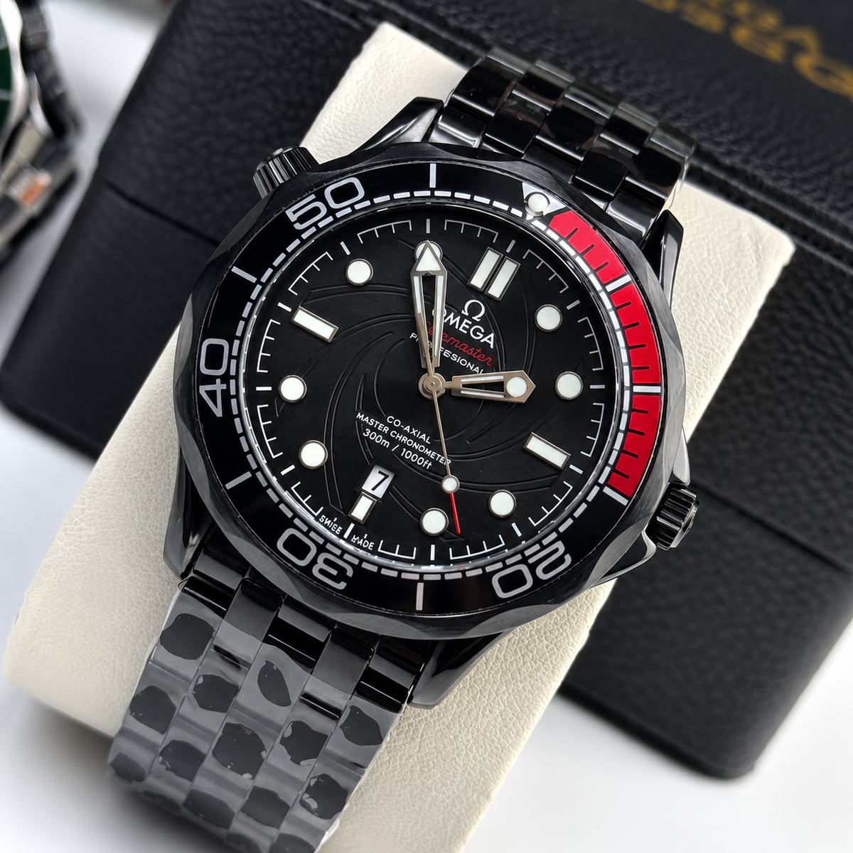 Omega Seamaster Professional Luxury-Style Men’s Dive Watch with Date Display & Metal Bracelet