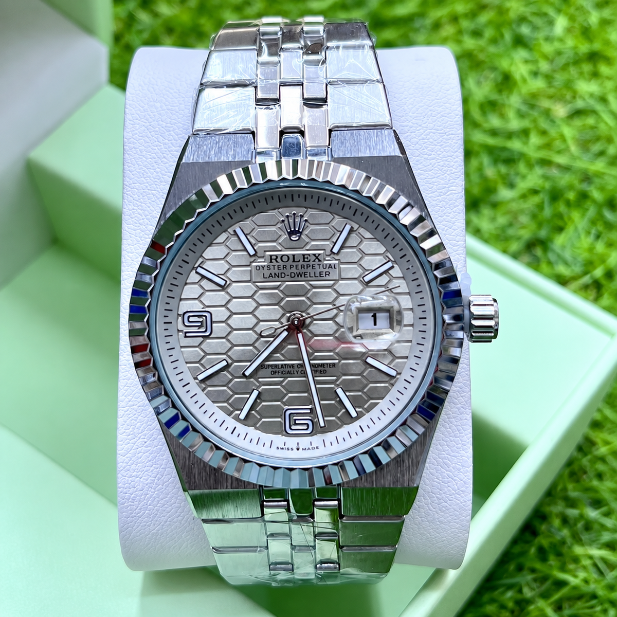 Rolex Date-Just Men's Fluted Bezel Watch with Textured Dial and Metal Bracelet