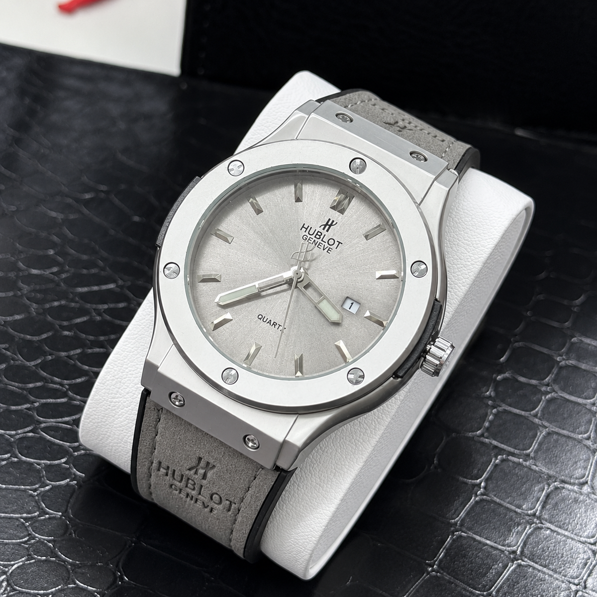 Hublot Classic Fusion Style Luxury Quartz Watch – Stainless Steel Case with Leather Strap